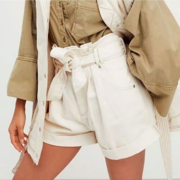 We The FREE PEOPLE Plume Nova Paperbag Belted Denim Shorts Large - Picture 1 of 16